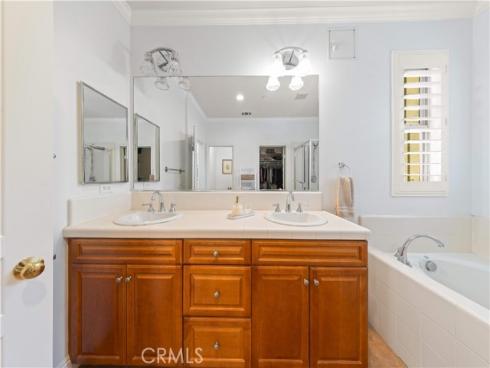 111 Chantilly , Irvine, CA