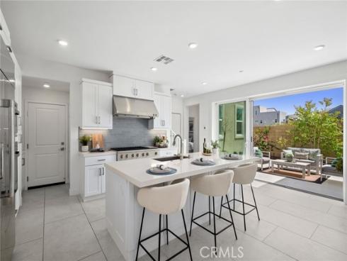 306 Treble , Irvine, CA