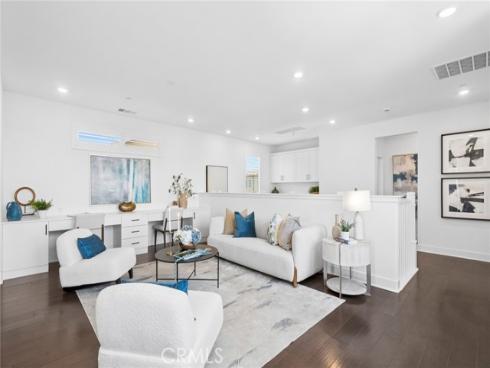 306 Treble , Irvine, CA