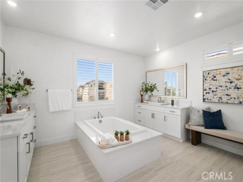 306 Treble , Irvine, CA