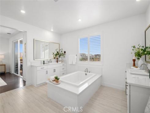 306 Treble , Irvine, CA