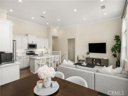 208 Rose Arch , Irvine, CA