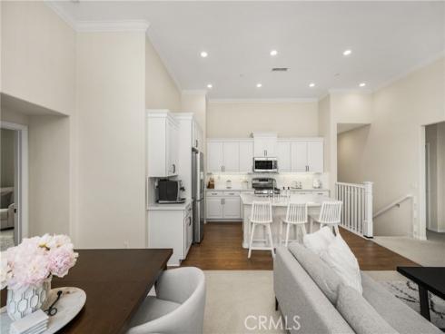 208 Rose Arch , Irvine, CA