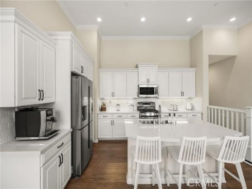 208 Rose Arch , Irvine, CA
