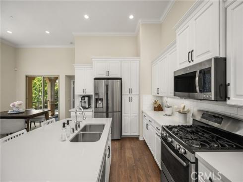 208 Rose Arch , Irvine, CA