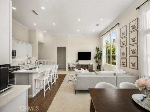 208 Rose Arch , Irvine, CA