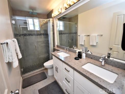 31 Vetrina , Irvine, CA