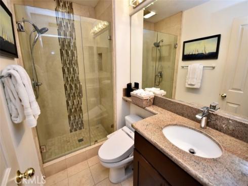 31 Vetrina , Irvine, CA