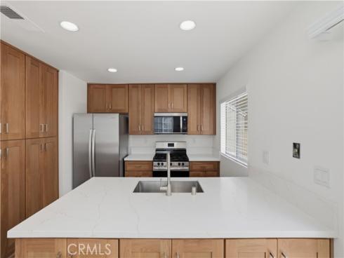 11 Fairside , Irvine, CA