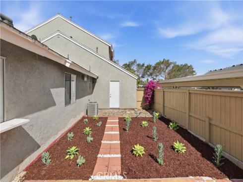 11 Fairside , Irvine, CA