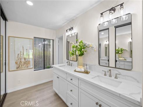 18 Solana , Irvine, CA