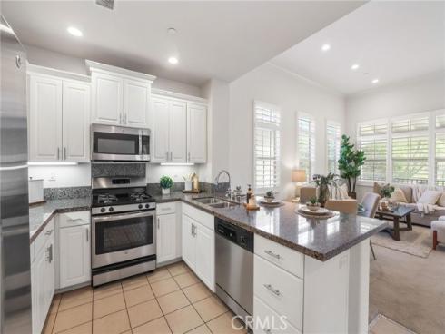 202 Rose Arch , Irvine, CA