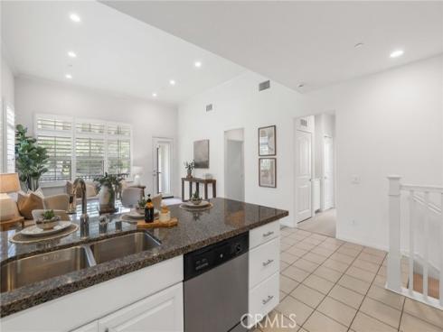 202 Rose Arch , Irvine, CA
