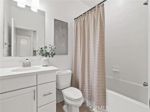 202 Rose Arch , Irvine, CA