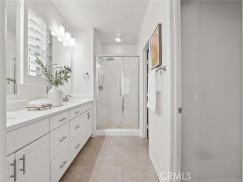 202 Rose Arch , Irvine, CA