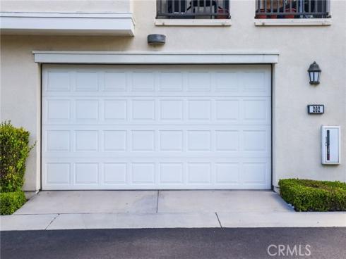 202 Rose Arch , Irvine, CA