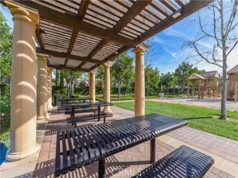 202 Rose Arch , Irvine, CA