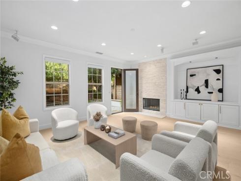 25 Twiggs , Irvine, CA