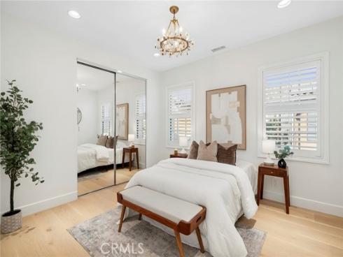 25 Twiggs , Irvine, CA