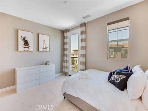 60 Dunmore , Irvine, CA
