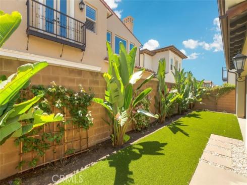 60 Dunmore , Irvine, CA