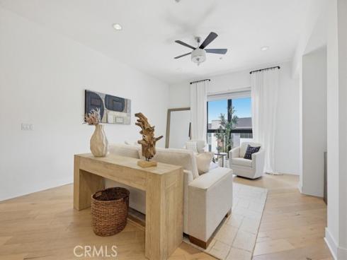 402 S Rockefeller  406 , Irvine, CA