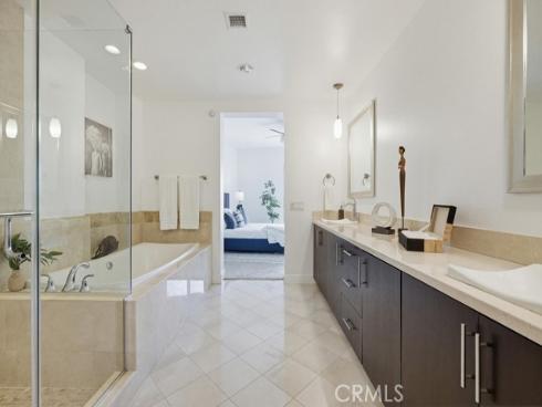402 S Rockefeller  406 , Irvine, CA