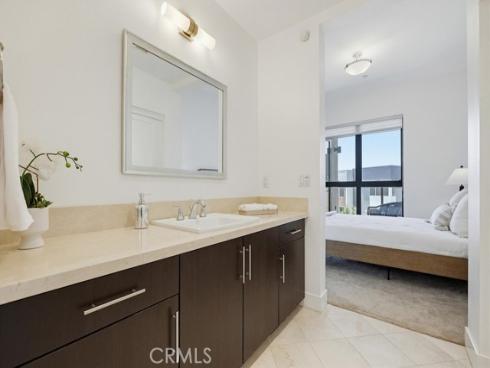 402 S Rockefeller  406 , Irvine, CA