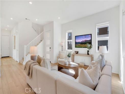 157  Sawbuck  , Irvine, CA