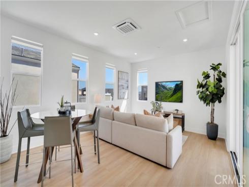 157  Sawbuck  , Irvine, CA