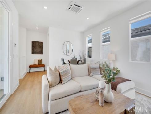 157  Sawbuck  , Irvine, CA