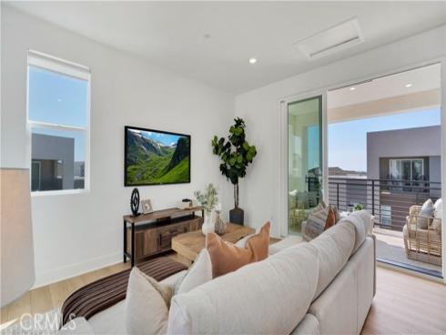 157  Sawbuck  , Irvine, CA