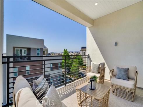 157  Sawbuck  , Irvine, CA