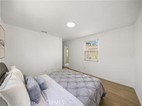 102 Chantilly , Irvine, CA