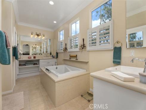 25 Carpenteria , Irvine, CA