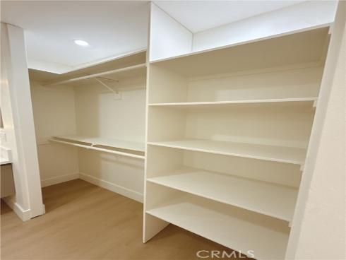 256 Streamwood , Irvine, CA