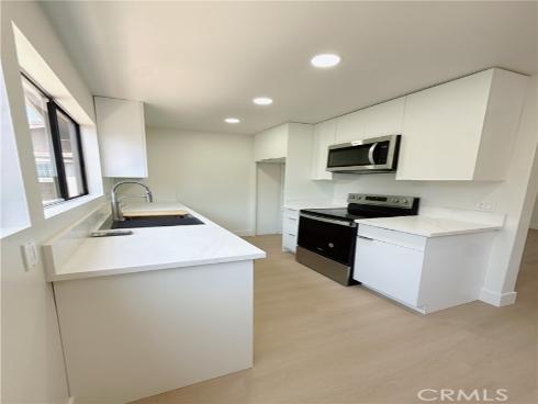 256 Streamwood , Irvine, CA