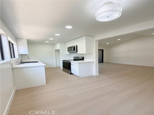 256 Streamwood , Irvine, CA