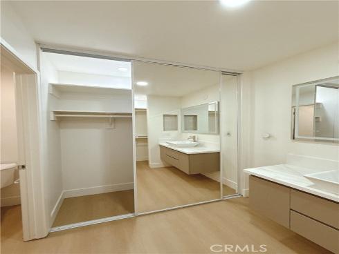 256 Streamwood , Irvine, CA