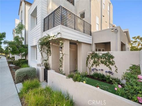 157  Crossover  , Irvine, CA