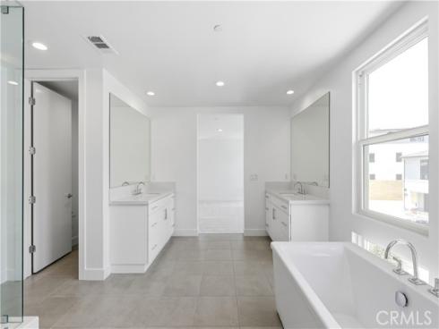 153 Apron , Irvine, CA