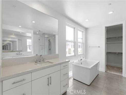 153 Apron , Irvine, CA
