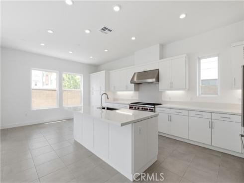 153 Apron , Irvine, CA