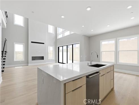156 Apron , Irvine, CA