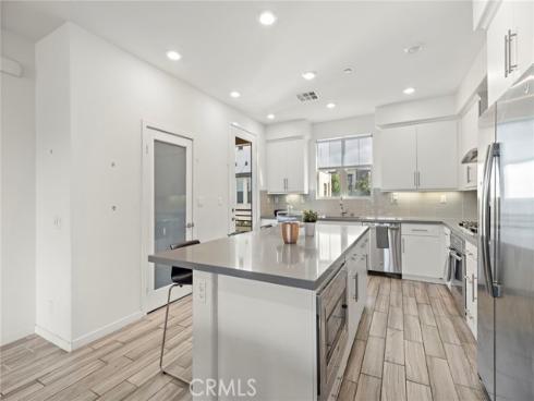 144 Paramount , Irvine, CA