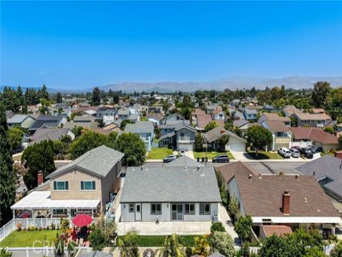 4122  Loma  , Irvine, CA