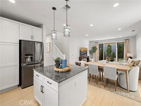 128 Mongoose , Irvine, CA
