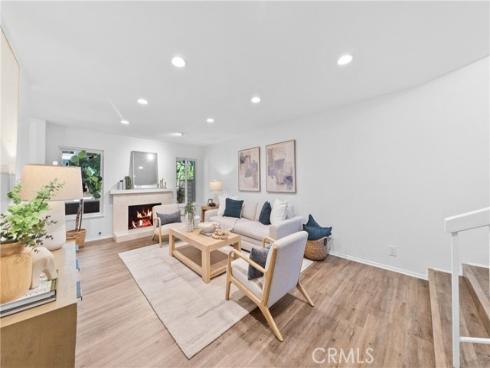 51 Ashbrook , Irvine, CA