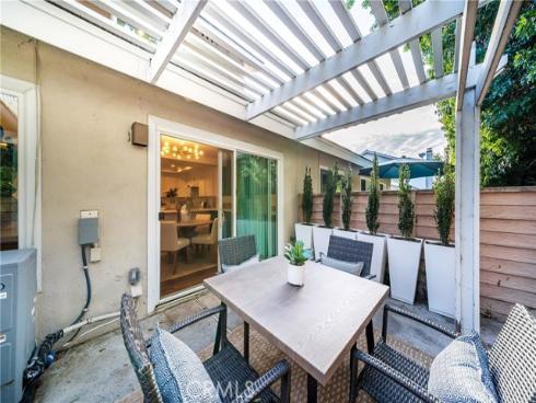 51 Ashbrook , Irvine, CA