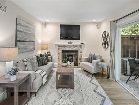 61 Bridgeport , Irvine, CA